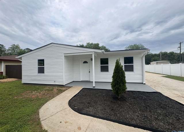 Property at 411 14th Ave NW, Decatur, AL 35601, 4 beds, 2 baths