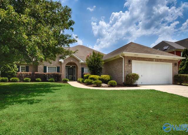 Property at 119 Cannes Dr, Brownsboro, AL 35741, 4 beds, 3 baths