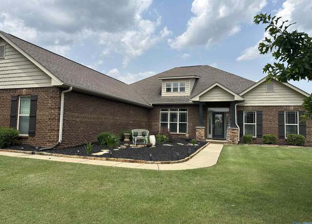 Property at 422 East River Landing Blvd, Madison, AL 35756, 4 beds, 3 baths