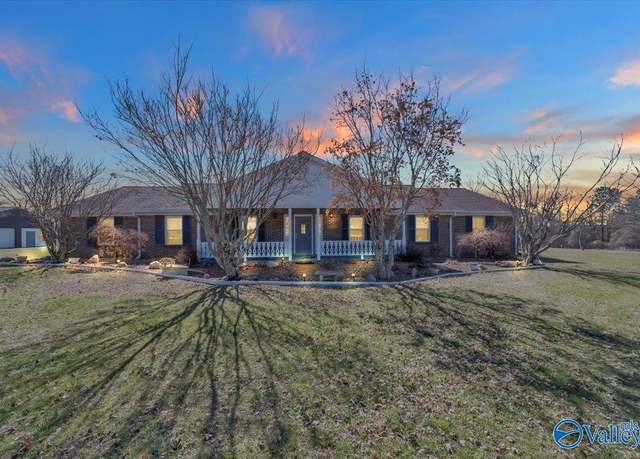 Property at 3655 Alabama Highway 35, Section, AL 35771, 4 beds, 2.5 baths