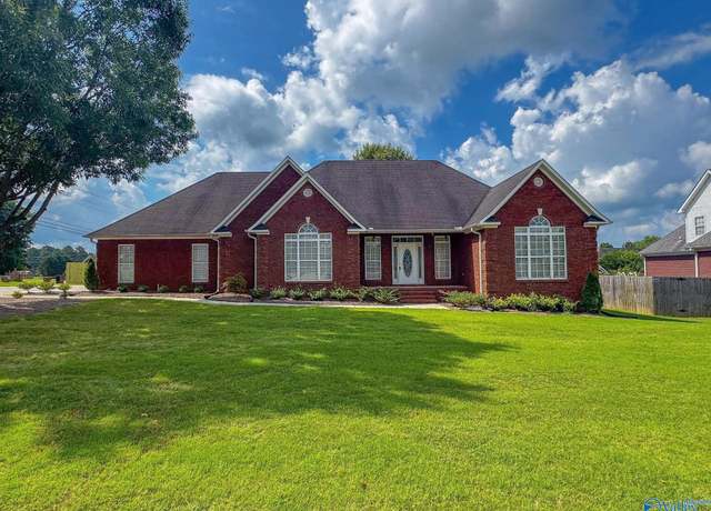Property at 600 Morning Glory Dr SW, Hartselle, AL 35640, 4 beds, 2 baths