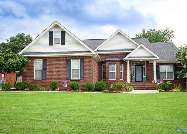 Property at 22078 Saratoga Dr, Athens, AL 35613, 4 beds, 2 baths
