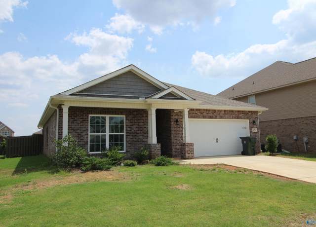 Property at 152 Cherry Laurel Dr, Hazel Green, AL 35750, 3 beds, 2 baths