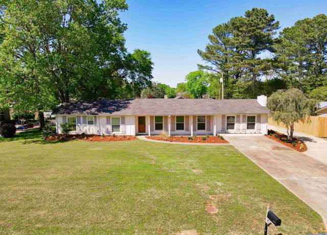 Property at 2402 College St SE, Decatur, AL 35601, 3 beds, 2 baths