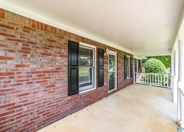 Property at 117 Sanibell Cir, Madison, AL 35757, 4 beds, 3 baths