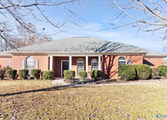 Property at 136 Honeycutt Rd, Hazel Green, AL 35750, 5 beds, 3.5 baths