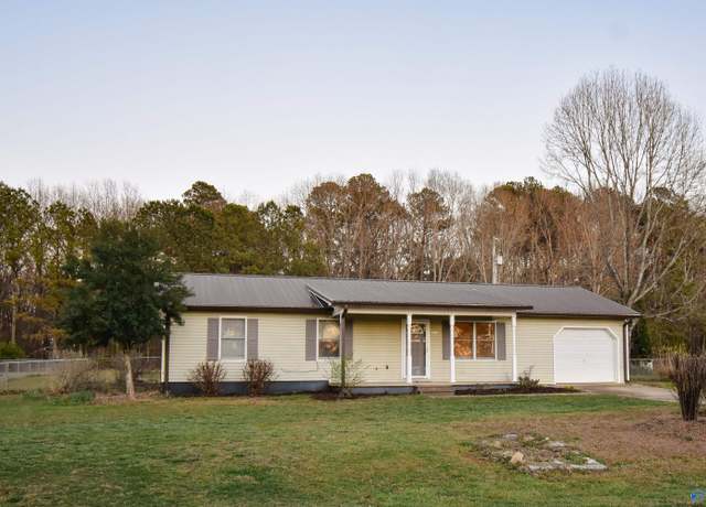 Property at 1820 Lindsay Ln N, Athens, AL 35613, 3 beds, 2 baths