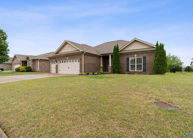 Property at 105 Brentstone Way, Meridianville, AL 35759, 4 beds, 2.5 baths
