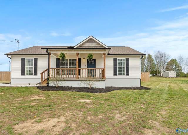 Property at 322 Pleasant Hill Rd, Guntersville, AL 35976, 3 beds, 2 baths