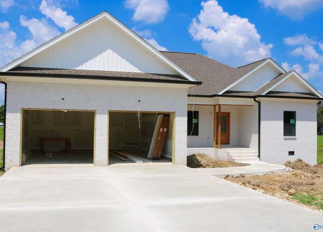 Property at 1051 Shoal Creek Rd, Arab, AL 35016, 3 beds, 2.5 baths