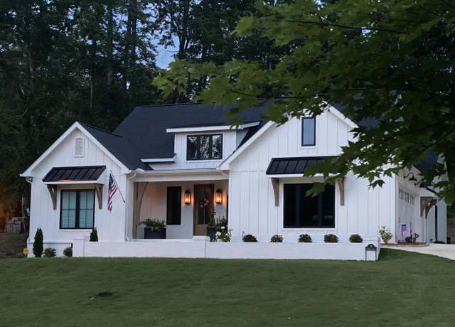 Property at 73 Cloister Ln, Scottsboro, AL 35769, 3 beds, 2 baths