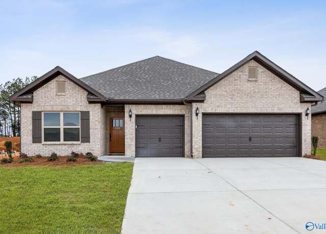 Property at 182 Saddle St, New Market, AL 35761, 4 beds, 2.5 baths