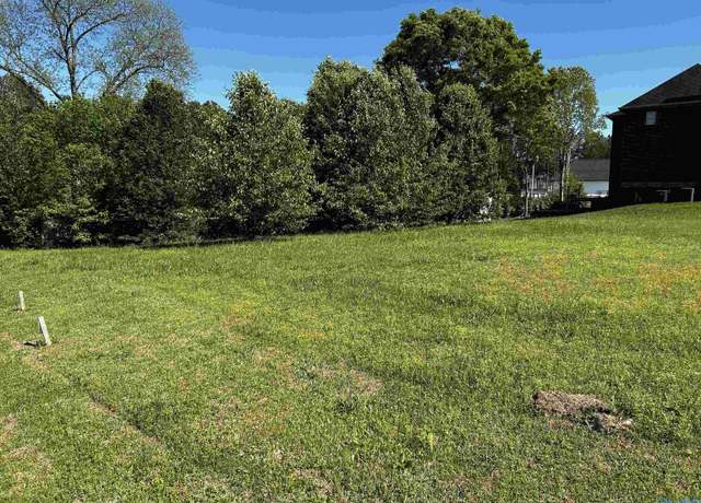 Property at 12 Muirfield Dr, Albertville, AL 35951