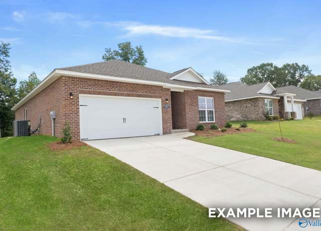 Property at 318 Keller Dr, Hazel Green, AL 35750, 3 beds, 2 baths