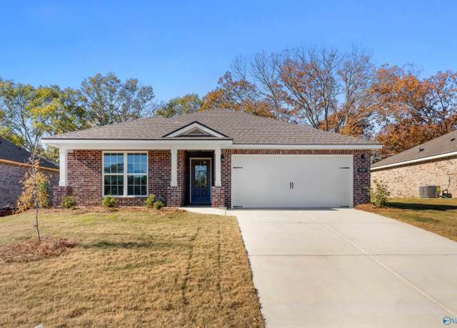 Property at 168 River Pointe Dr, New Market, AL 35761, 3 beds, 2 baths