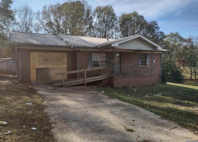 Property at 230 Glenn Gap Rd, Gadsden, AL 35904, 2 beds, 1 bath