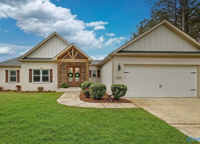 Property at 123 Shady Oak Ln, New Market, AL 35671, 4 beds, 2 baths