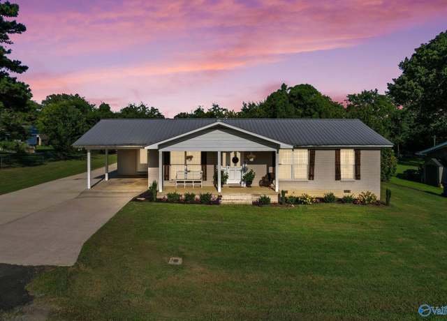 Property at 686 Willow Lake Rd, Guntersville, AL 35976, 3 beds, 2 baths
