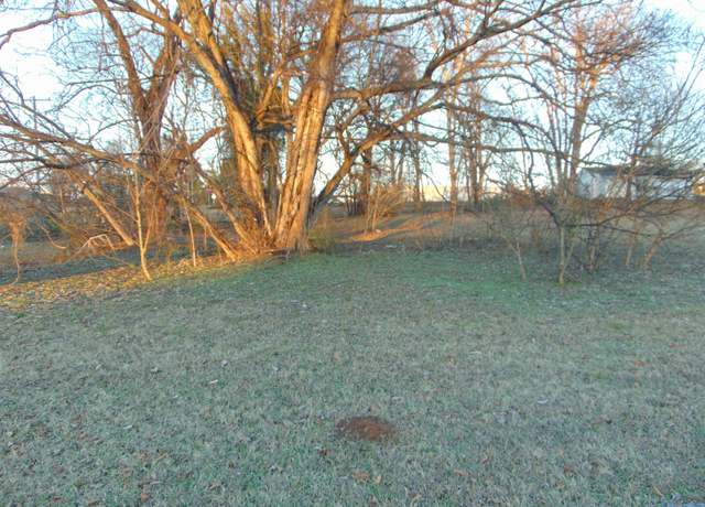 Property at 118 Church St, Decatur, AL 35601