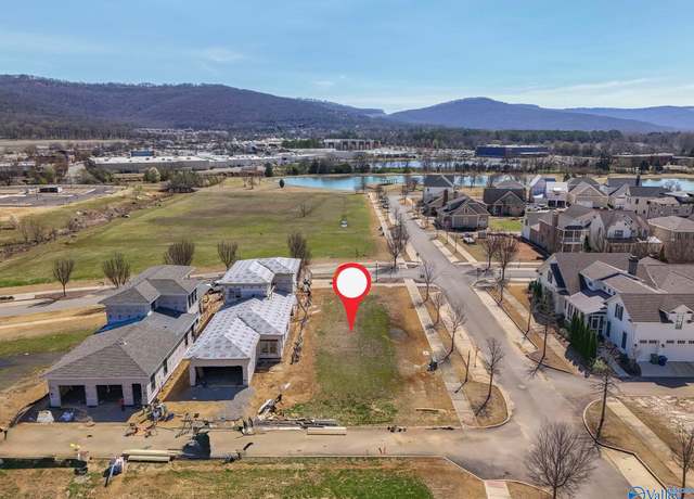 Property at 10 Lendon Main St SE, Huntsville, AL 35802