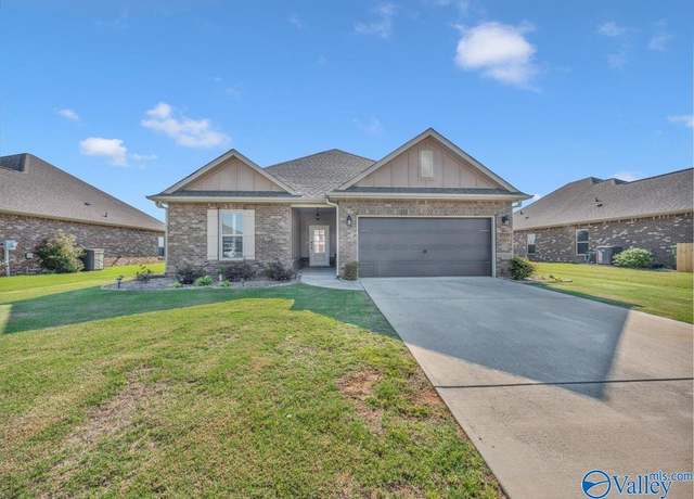 Property at 17195 Fieldway Cir, Harvest, AL 35749, 3 beds, 2 baths