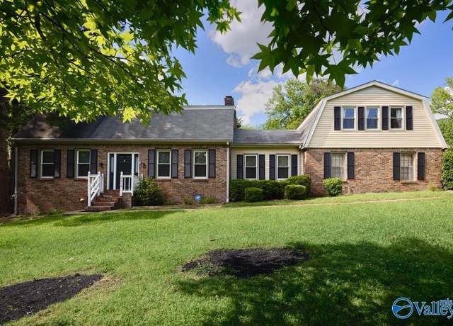 Property at 2614 Vista Dr SE, Huntsville, AL 35803, 4 beds, 3.5 baths