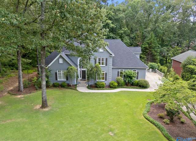 Property at 404 Ferncrest St SW, Hartselle, AL 35640, 5 beds, 3.5 baths