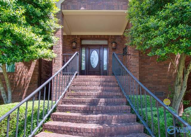Property at 1731 Drake Ave SE, Huntsville, AL 35802, 4 beds, 3.5 baths