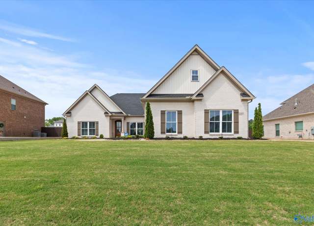 Property at 227 Midland Dr, Brownsboro, AL 35741, 4 beds, 3.5 baths