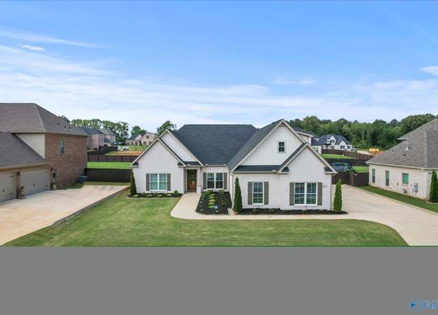 Property at 227 Midland Dr, Brownsboro, AL 35741, 4 beds, 3.5 baths