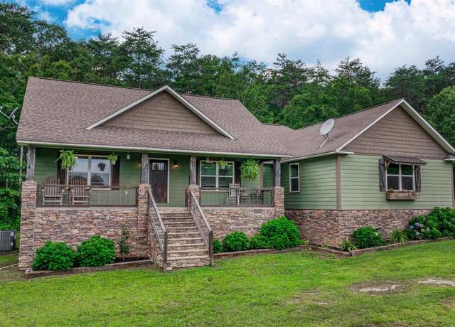 Property at 370 Valhalla Rd, Fort Payne, AL 35967, 3 beds, 2 baths