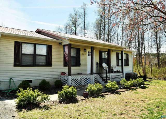 Property at 2020 Ridge Crest Dr, Guntersville, AL 35976, 3 beds, 2 baths