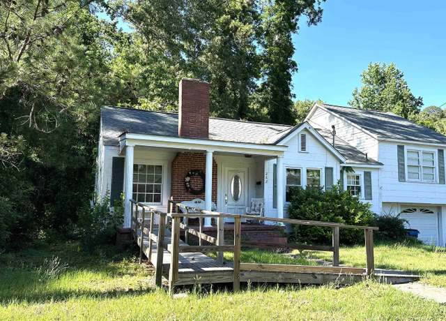 Property at 202 Dogwood Dr, Attalla, AL 35954, 3 beds, 2 baths