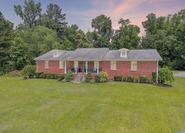 Property at 208 Burgess Ave, Rainsville, AL 35986, 5 beds, 4 baths