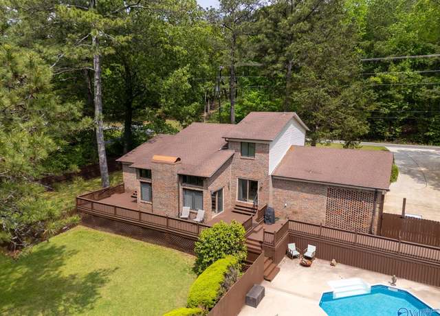 Property at 4311 Indian Hills Rd, Decatur, AL 35603, 4 beds, 3 baths