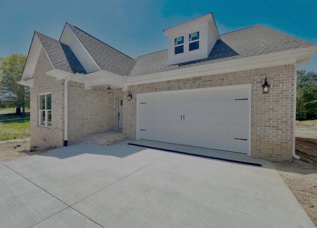 Property at 1339 Locust Dr NE, Arab, AL 35016, 3 beds, 2 baths