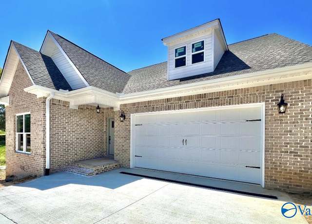Property at 1339 Locust Dr NE, Arab, AL 35016, 3 beds, 2 baths