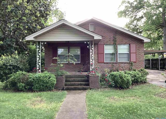 Property at 2307 Clara Ave SW, Decatur, AL 35601, 3 beds, 2 baths