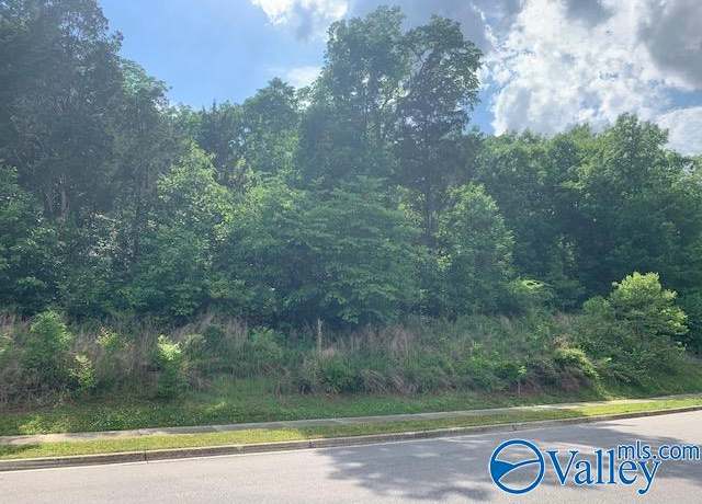 Property at 2416 Woodhurst Dr, Huntsville, AL 35803