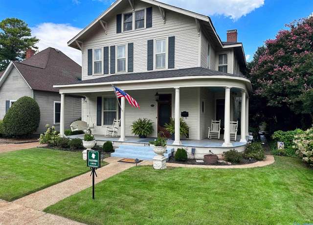 Property at 216 Lafayette St, Decatur, AL 35601, 3 beds, 3 baths