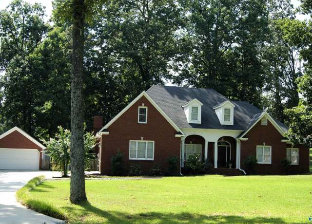 Property at 24 Golden Oak Dr, Trinity, AL 35673, 3 beds, 2.5 baths