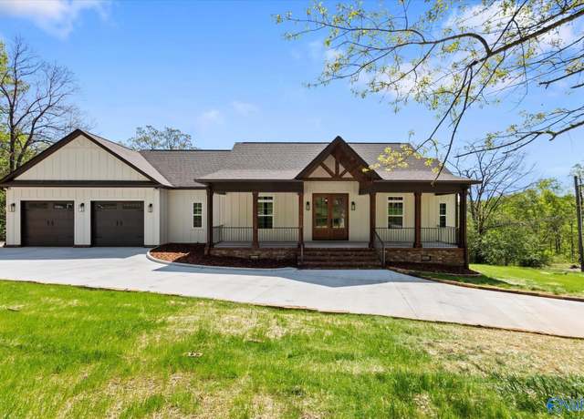 Property at 288 Rush Cir, Guntersville, AL 35976, 3 beds, 2.5 baths