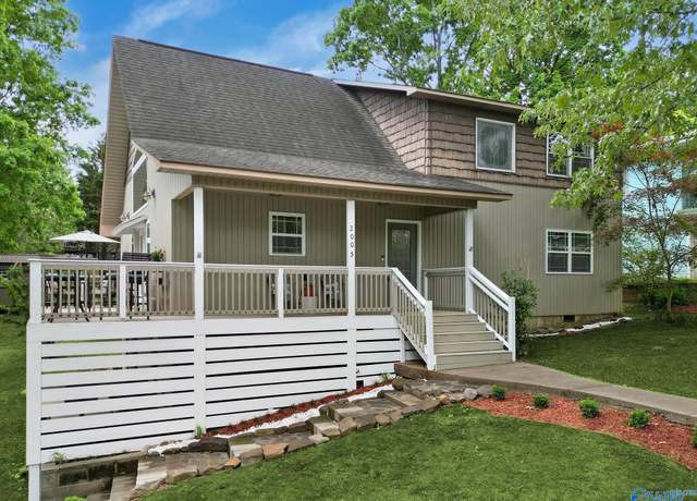 Property at 2005 Brown St, Guntersville, AL 35976, 4 beds, 3 baths