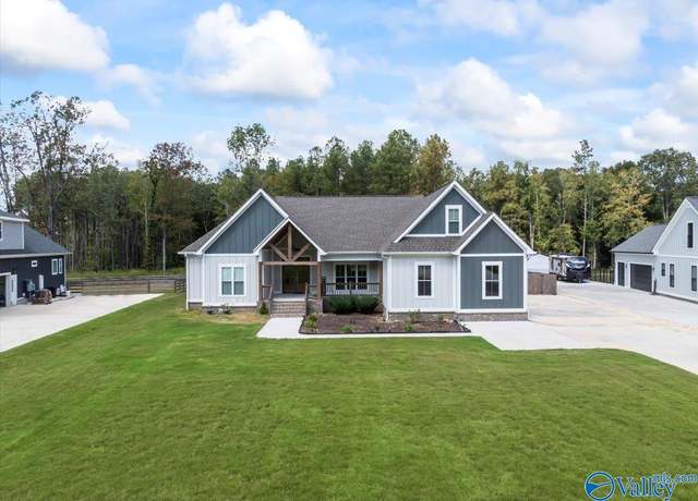 Property at 3586 Creek Path Rd, Guntersville, AL 35976, 5 beds, 4.5 baths