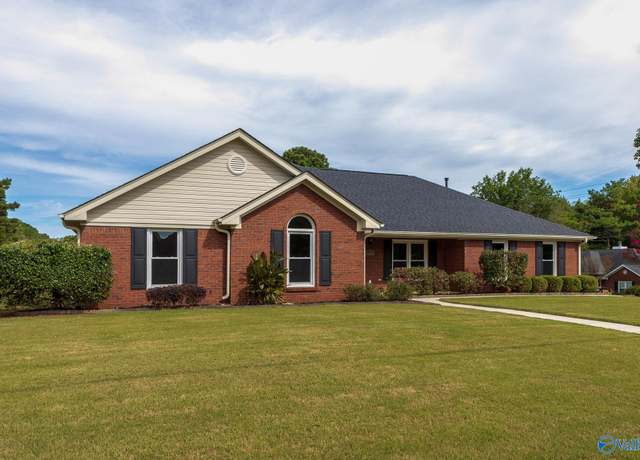Property at 290 Knox Creek Trl NW, Madison, AL 35757, 4 beds, 3 baths