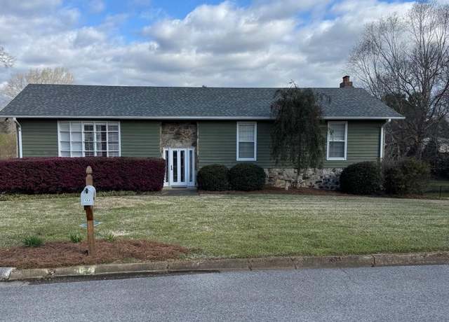 Property at 153 South Hawk Dr, Rainbow City, AL 35906, 4 beds, 3 baths