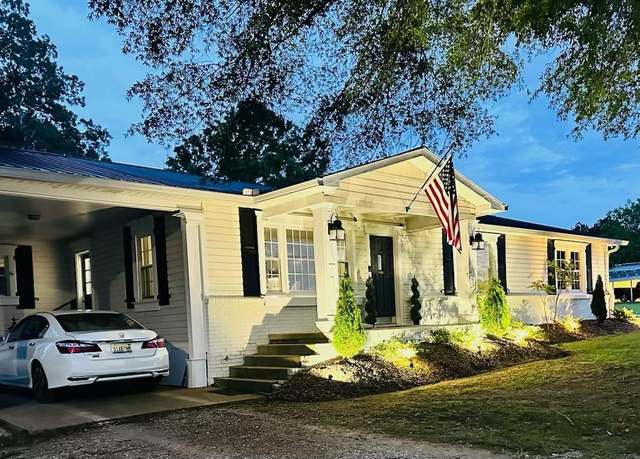Property at 2010 Youngs Chapel Rd, Piedmont, AL 36272, 2 beds, 2 baths