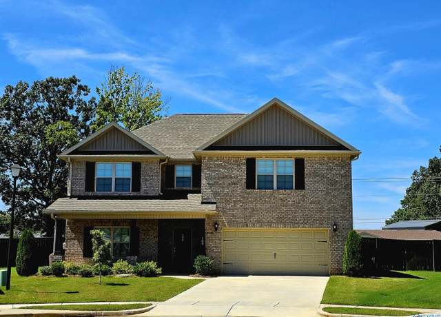 Property at 100 Rose Valley Dr, New Market, AL 35761, 4 beds, 2.5 baths