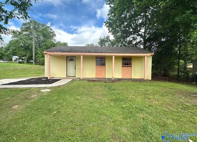 Property at 203 Victory Ln NE, Huntsville, AL 35811, 3 beds, 1 bath