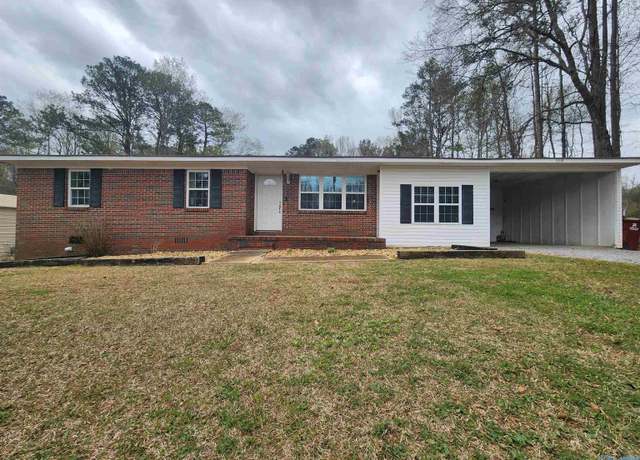 Property at 359 Academy Dr, Hamilton, AL 35570, 3 beds, 2 baths